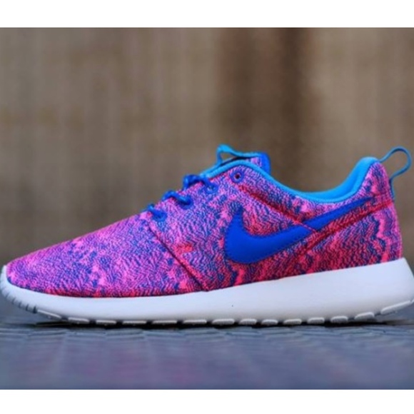 nike roshe blue and pink